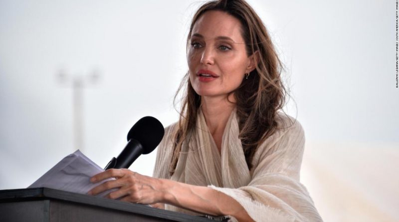 Angelina Jolie travels to Yemen to aid refugees