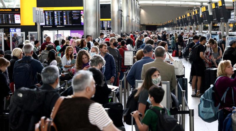 Analysis: Traveling reaches peak suck just as everyone is trying to get out of town