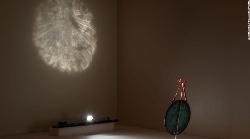 ‘Magic mirror’: Hidden image revealed in reflection of centuries-old artifact