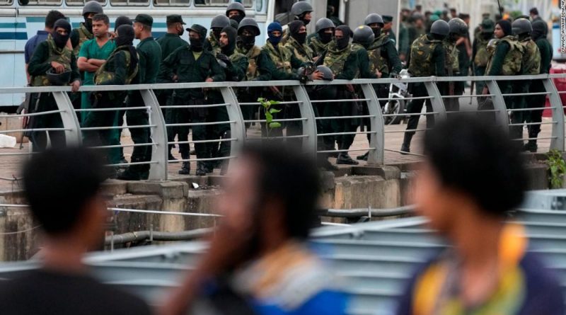 Sri Lankan troops tear down protest camp outside the President’s office